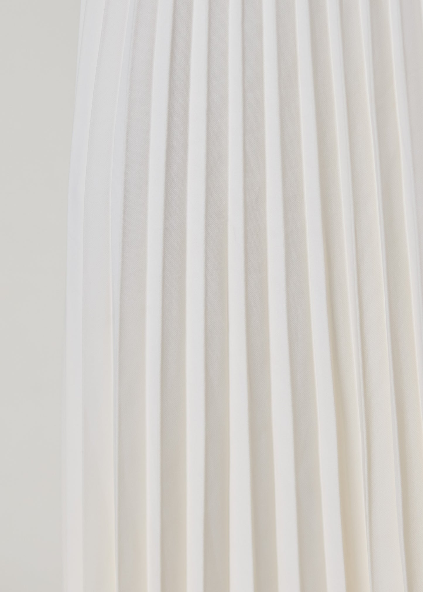 Dolce Vita Pleated Cream Skirt