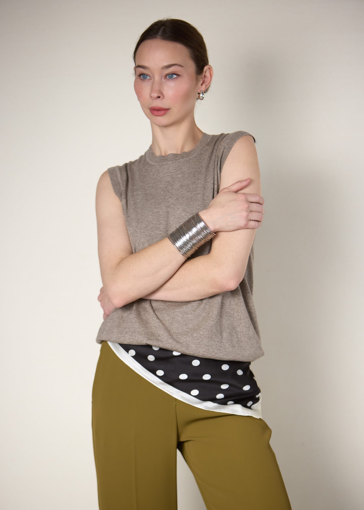 H953 Beige Sweater Vest